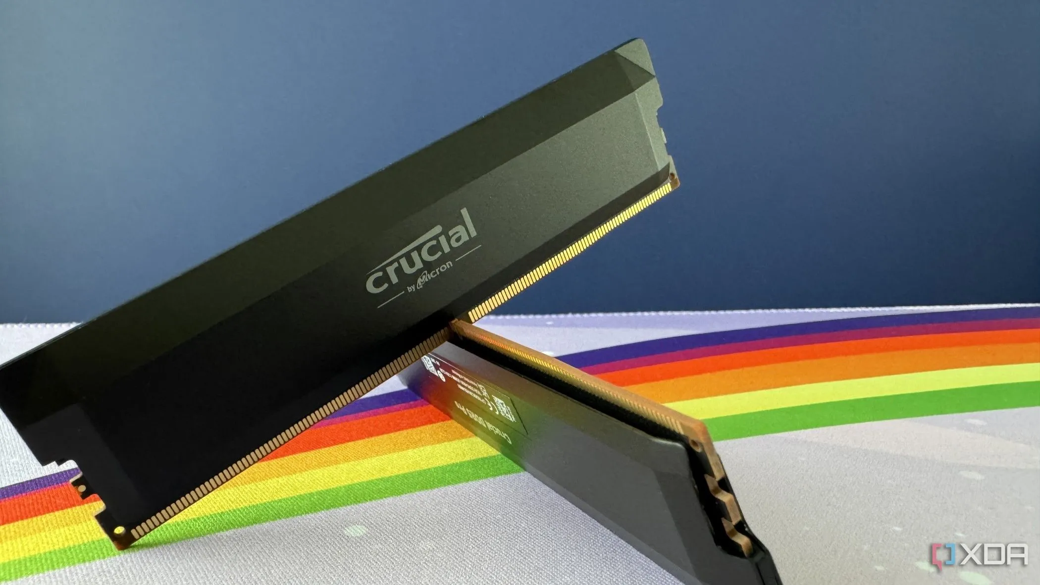 Bộ kit RAM Crucial Pro Overclocking DDR5-6000 xếp hình chữ X