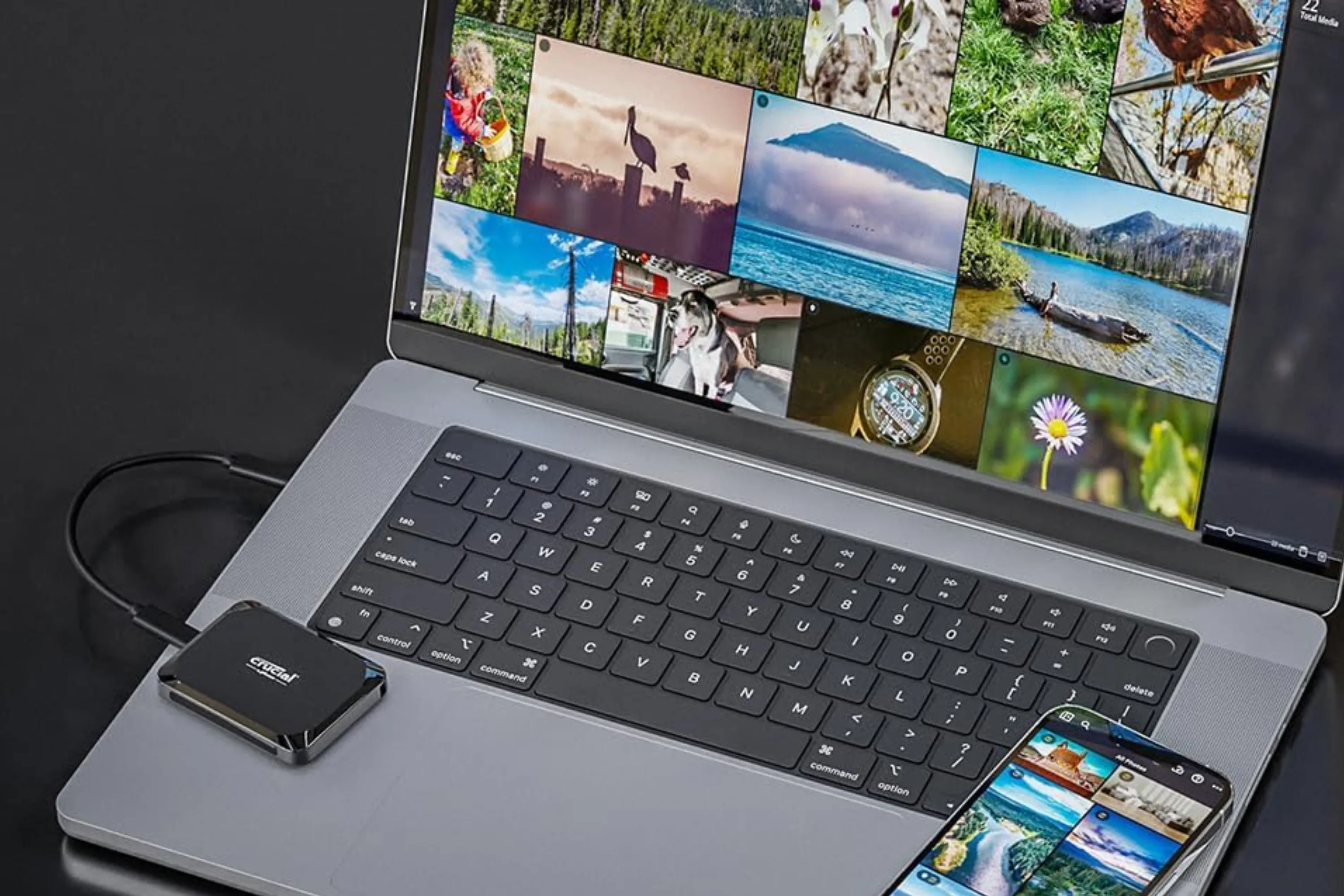 Cận cảnh ổ cứng Crucial X9 Portable SSD với cổng USB-C và vỏ ngoài bền bỉ