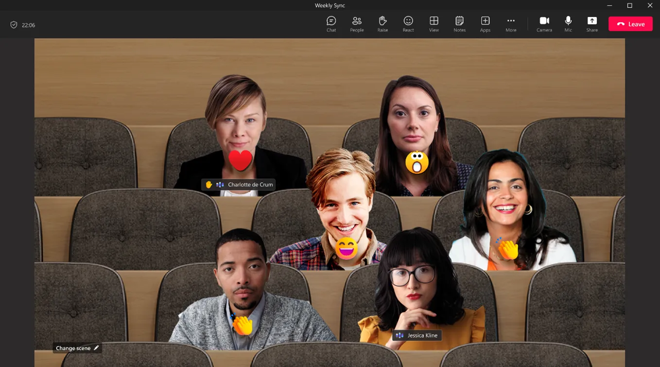 Chế độ Together Mode trong Microsoft Teams với các biểu tượng phản ứng và nhãn