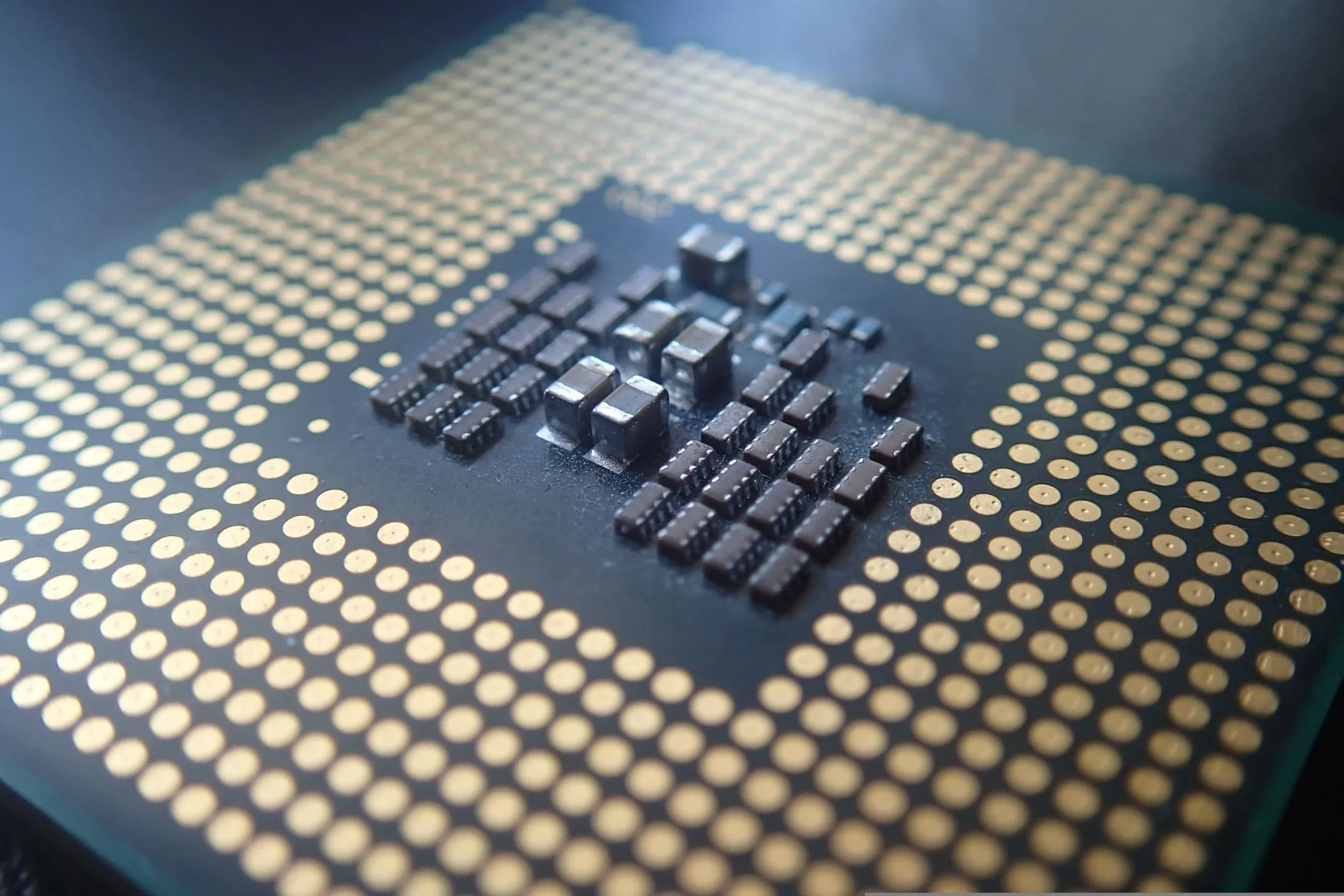 Chip xử lý (CPU) máy tính Intel Core i7, linh kiện cốt lõi của PC gaming