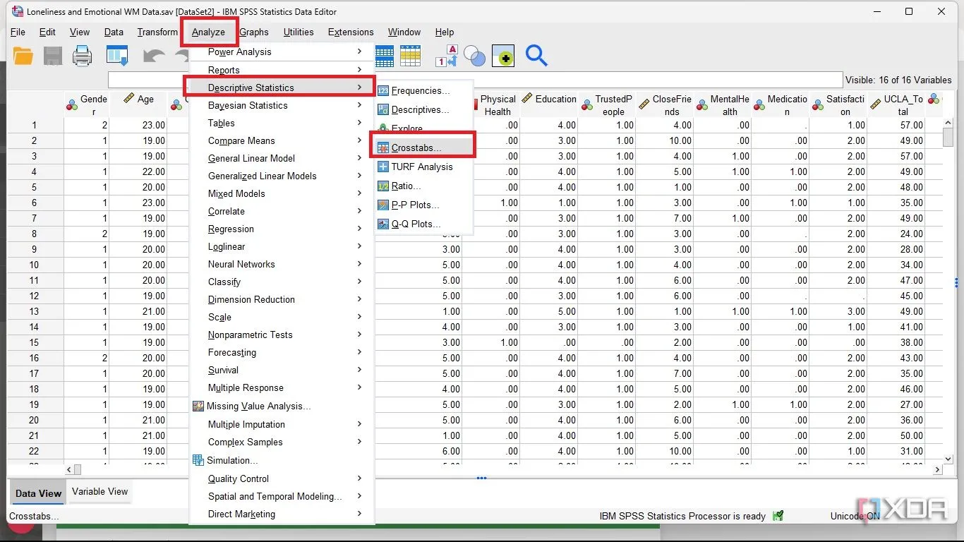 Chọn Descriptive Statistics và Crosstabs để thực hiện kiểm định Chi-Square (Chi bình phương) trong SPSS.