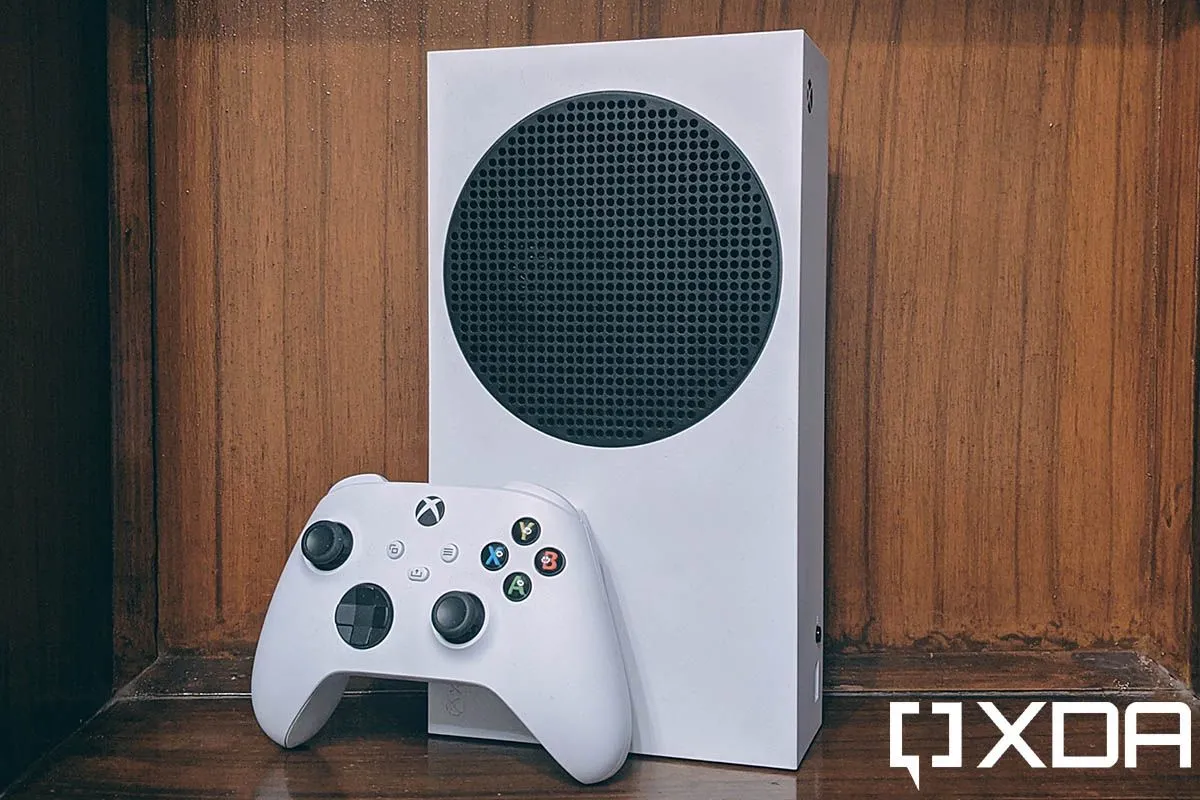 Console Xbox Series S, một thiết bị thuộc chương trình Xbox Insider bị ảnh hưởng bởi lỗi cập nhật