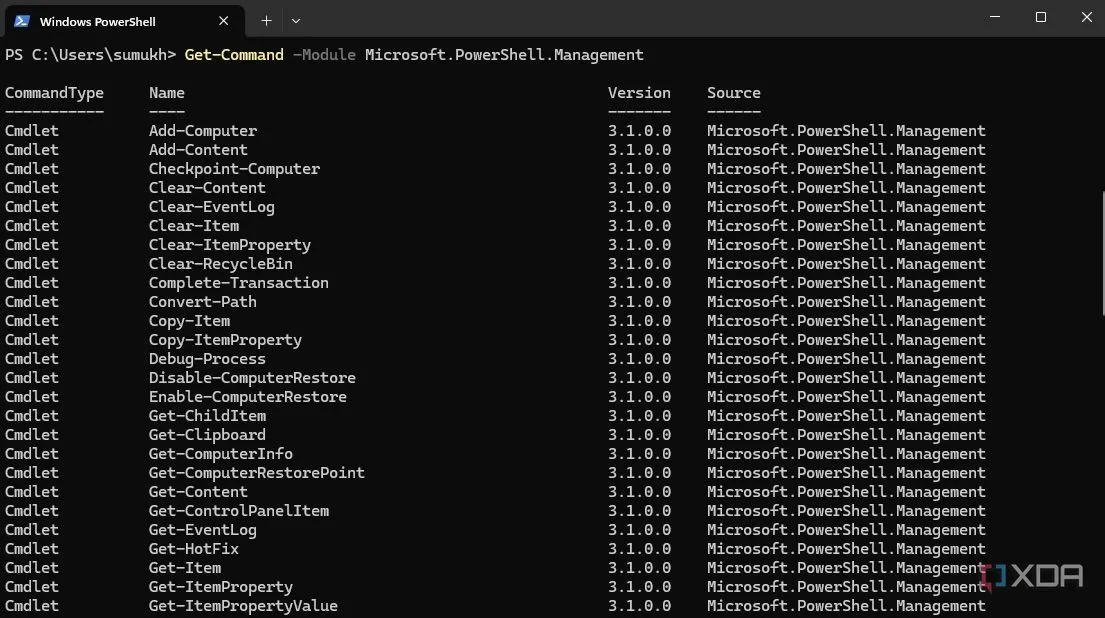 Cửa sổ PowerShell hiển thị danh sách các lệnh Get-Command