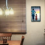 DAKboard smart display được gắn trên tường bếp, hiển thị lịch và thông tin nhà thông minh, chạy trên Raspberry Pi.
