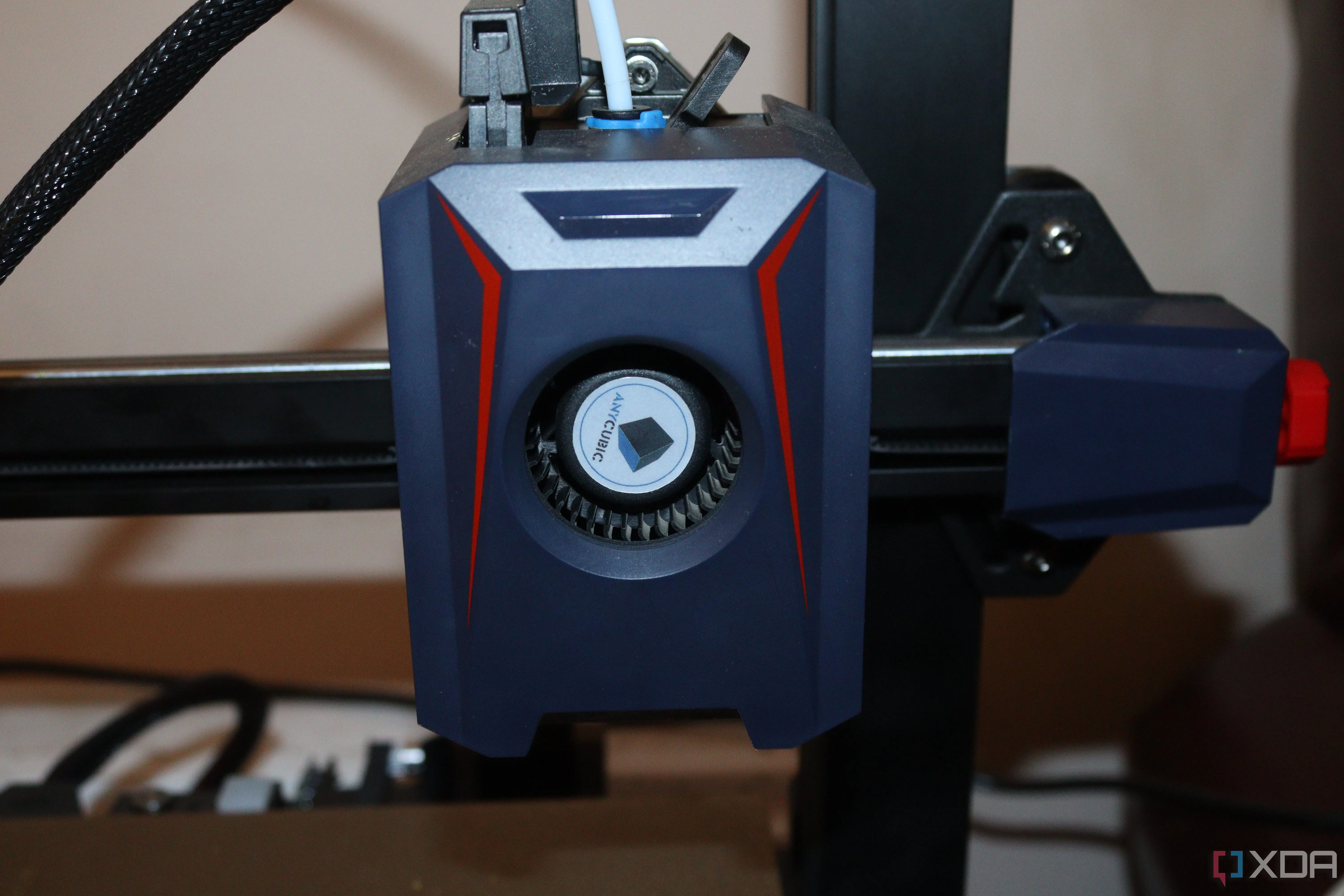 Đầu đùn (extruder) của máy in 3D Anycubic, một linh kiện thường cần bảo trì