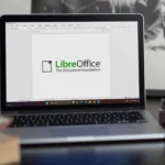 Giao diện LibreOffice Writer đang chạy trên máy tính xách tay, minh họa phần mềm văn phòng miễn phí.