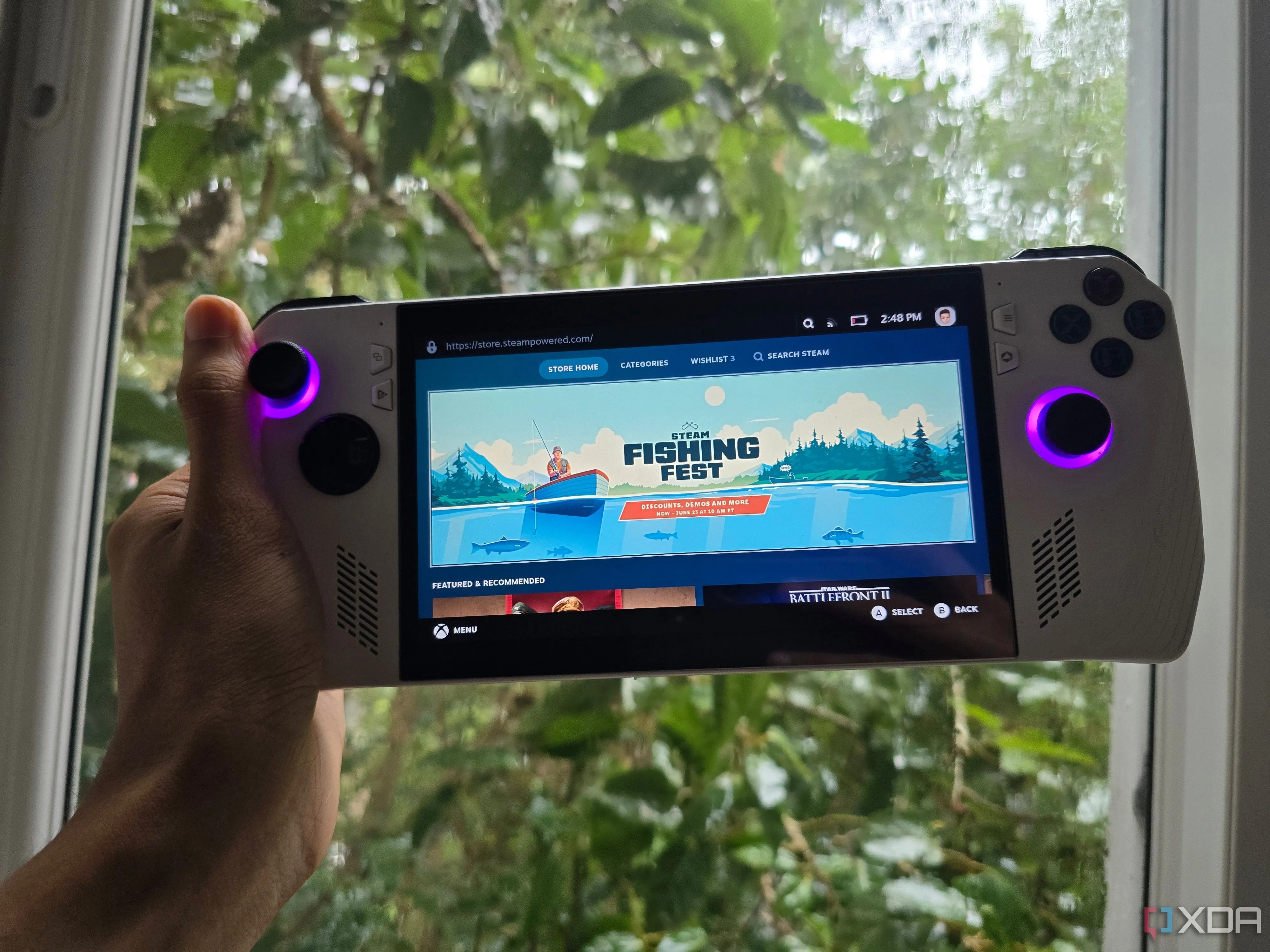 Giao diện SteamOS được hiển thị trên màn hình của Asus ROG Ally