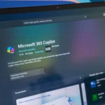 Giao diện ứng dụng Microsoft 365 Copilot trên cửa hàng, thể hiện các cải tiến về trải nghiệm người dùng.