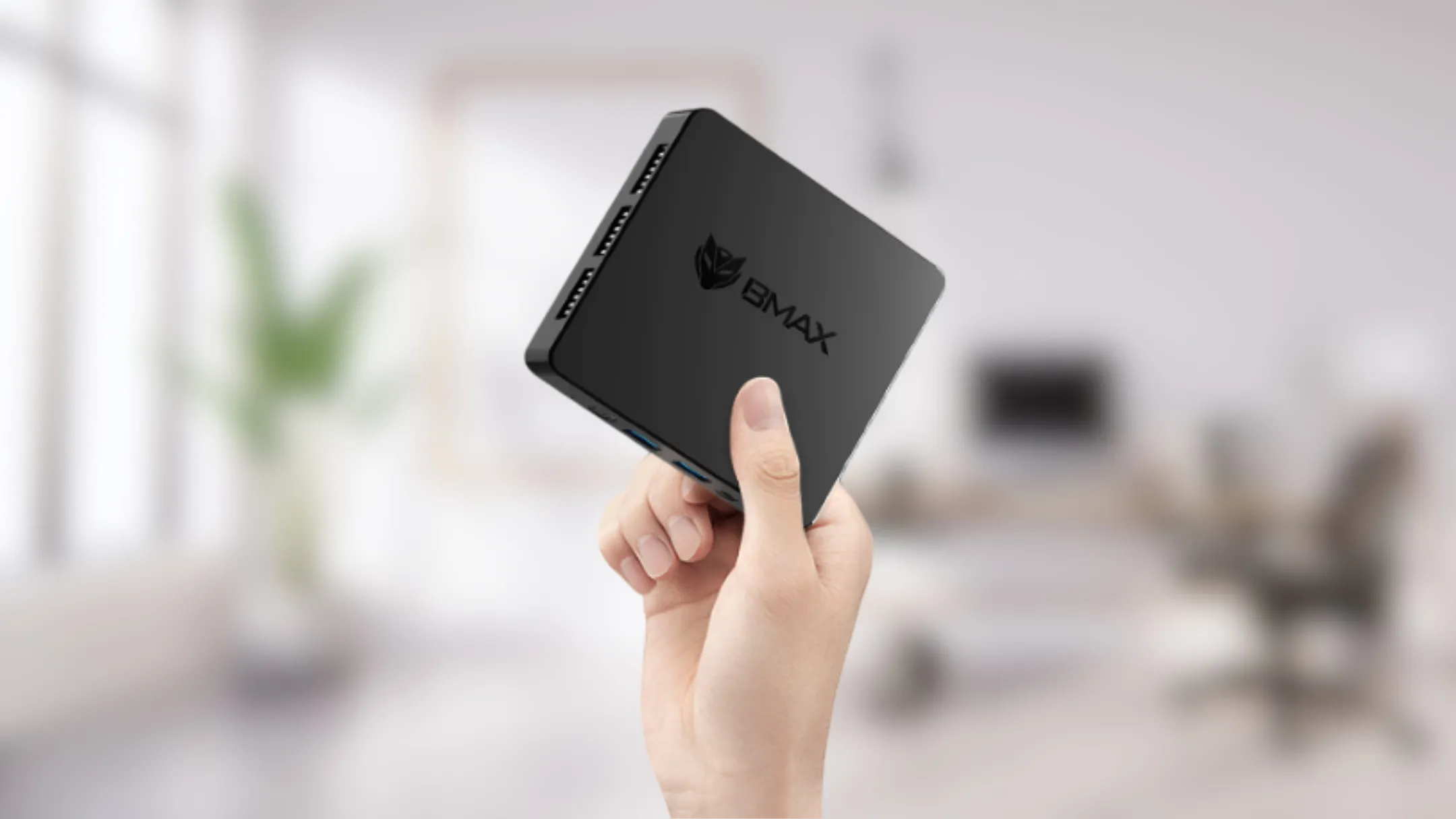 Góc nhìn cận cảnh các cổng kết nối đa dạng phía sau BMax B1 Mini PC, bao gồm USB, HDMI và cổng mạng.
