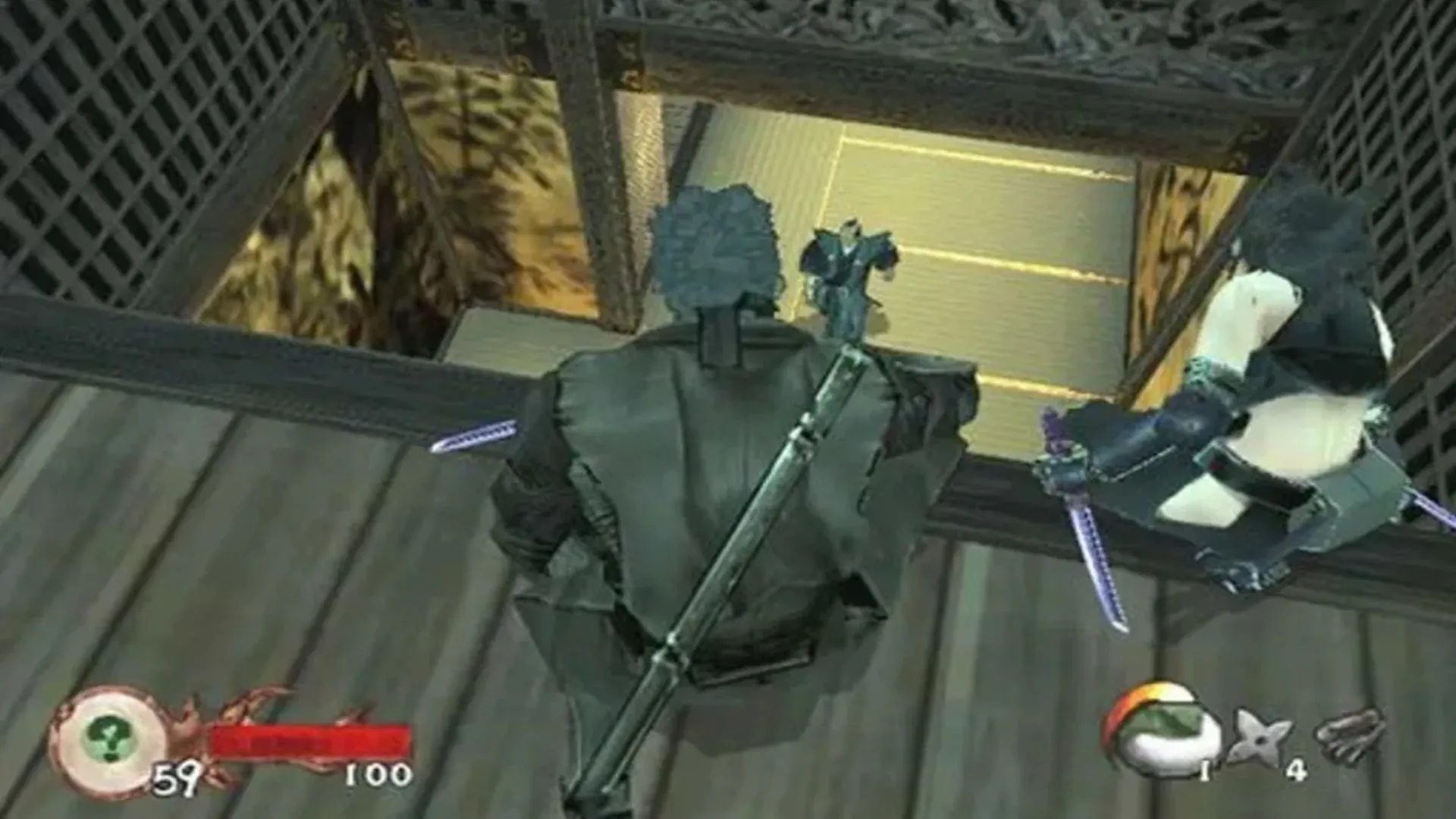 Hai sát thủ ninja ẩn mình trên mái nhà, quan sát mục tiêu bên dưới trong một cảnh của Tenchu: Wrath of Heaven, một game hành động lén lút nổi tiếng.