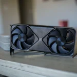 Hệ thống quạt tản nhiệt trên card đồ họa Nvidia GeForce RTX, minh họa phần cứng tương thích Project G-Assist.