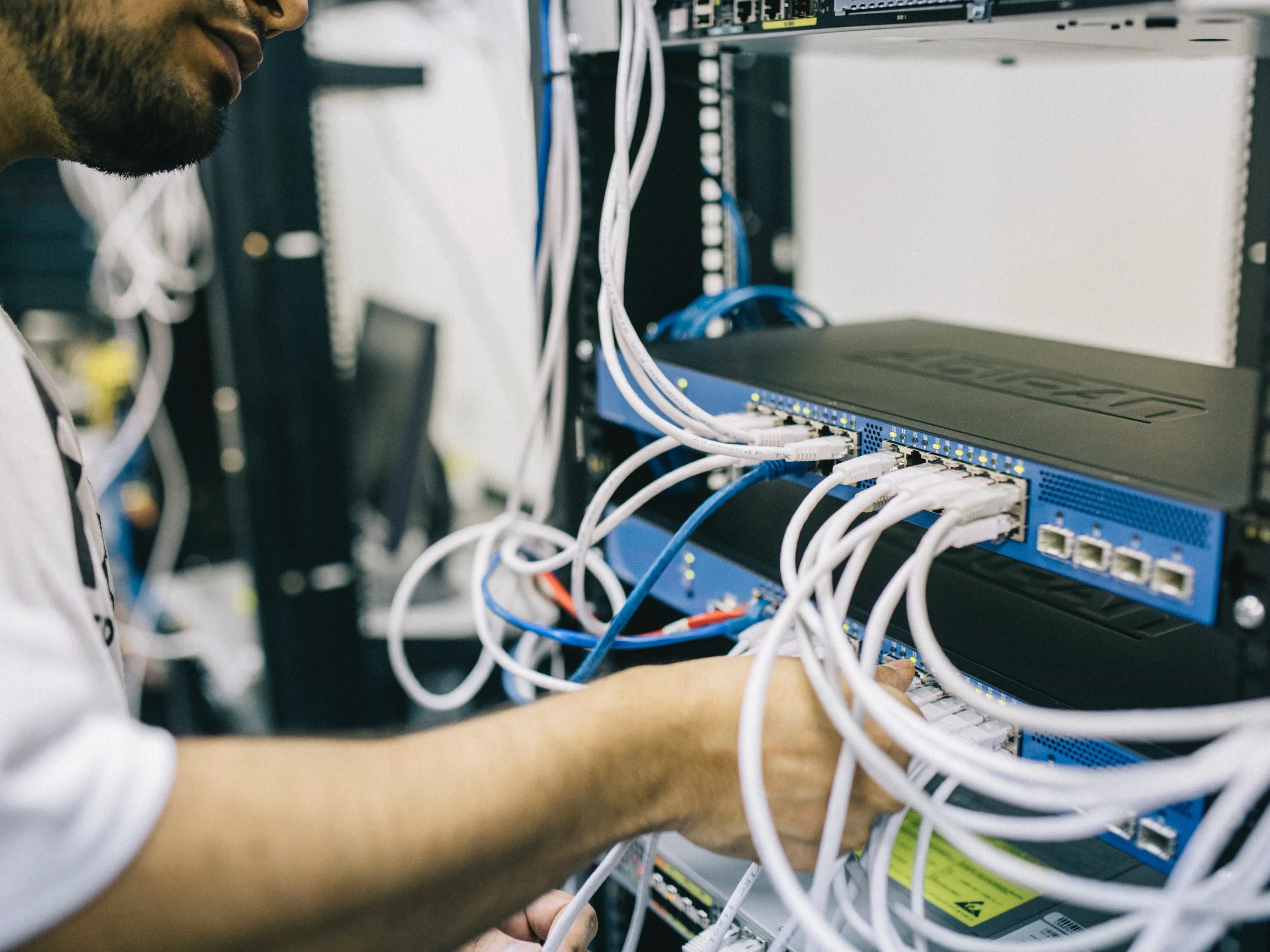 Khám Phá Các Ứng Dụng Mạng Tự Host Hàng Đầu Dành Cho Home Lab Của Bạn