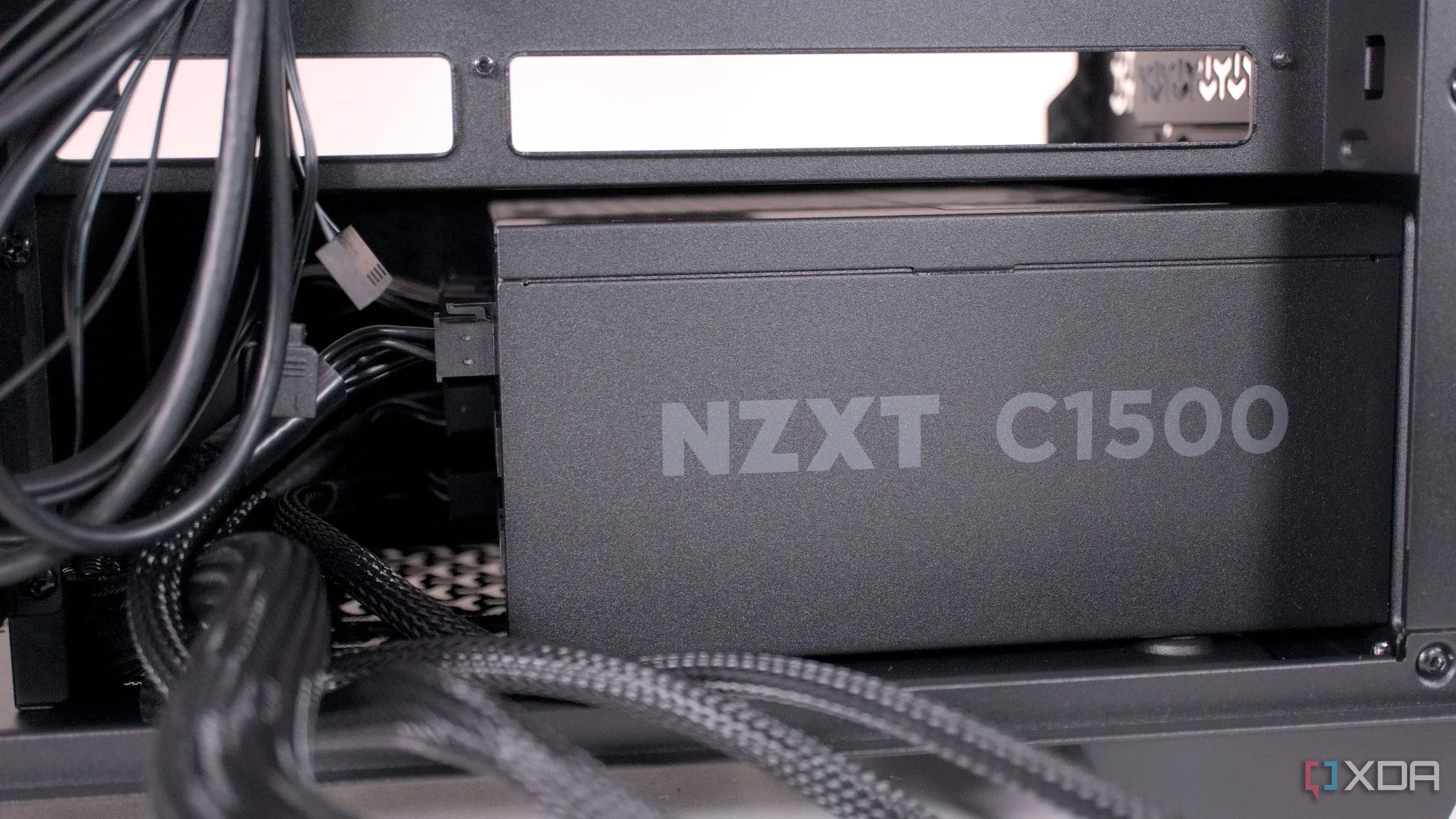 Lắp đặt bộ nguồn trong case Corsair 3500X ARGB