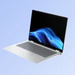 Laptop HP OmniBook X Flip 14 inch ở chế độ lều, thể hiện tính năng 2-in-1 và khả năng xử lý AI mạnh mẽ