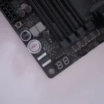 Màn hình gỡ lỗi và đèn LED chẩn đoán trên bo mạch chủ ASUS ROG Crosshair X670E Hero