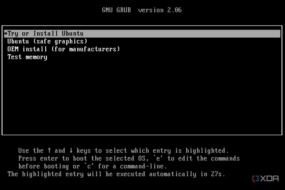 Màn hình khởi động GNU GRUB hiển thị tùy chọn &quot;Try or Install Ubuntu&quot;