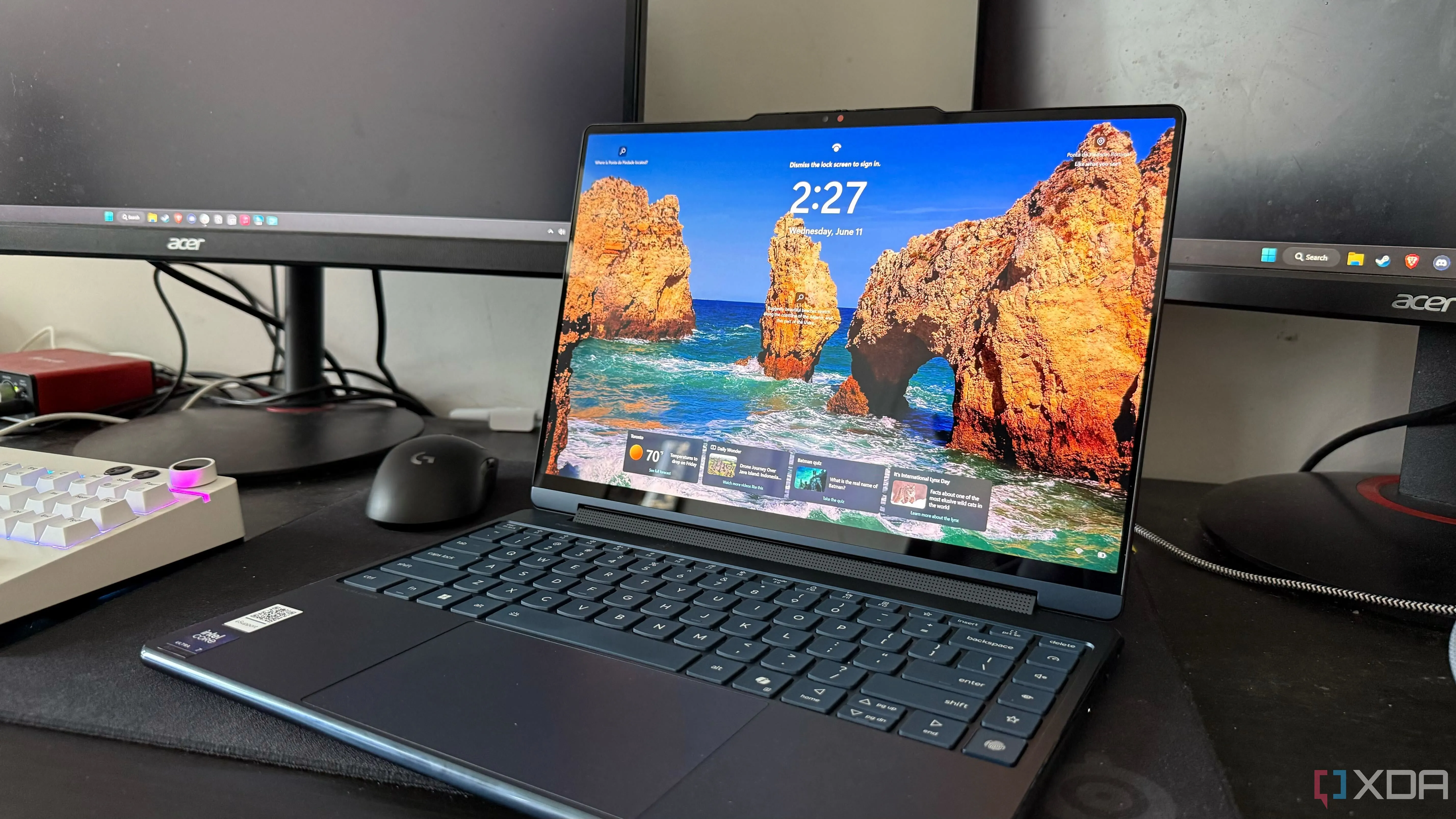 Màn hình OLED 2.8K tuyệt đẹp của Lenovo Yoga 9i (2025) hiển thị hình ảnh sắc nét