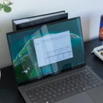 Màn hình Performance Monitor trên Windows 11, biểu trưng cho việc theo dõi hiệu suất hệ thống trong bối cảnh cập nhật bị trì hoãn