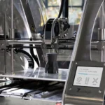 Máy in 3D hoạt động không có vỏ bọc, cần chú ý an toàn