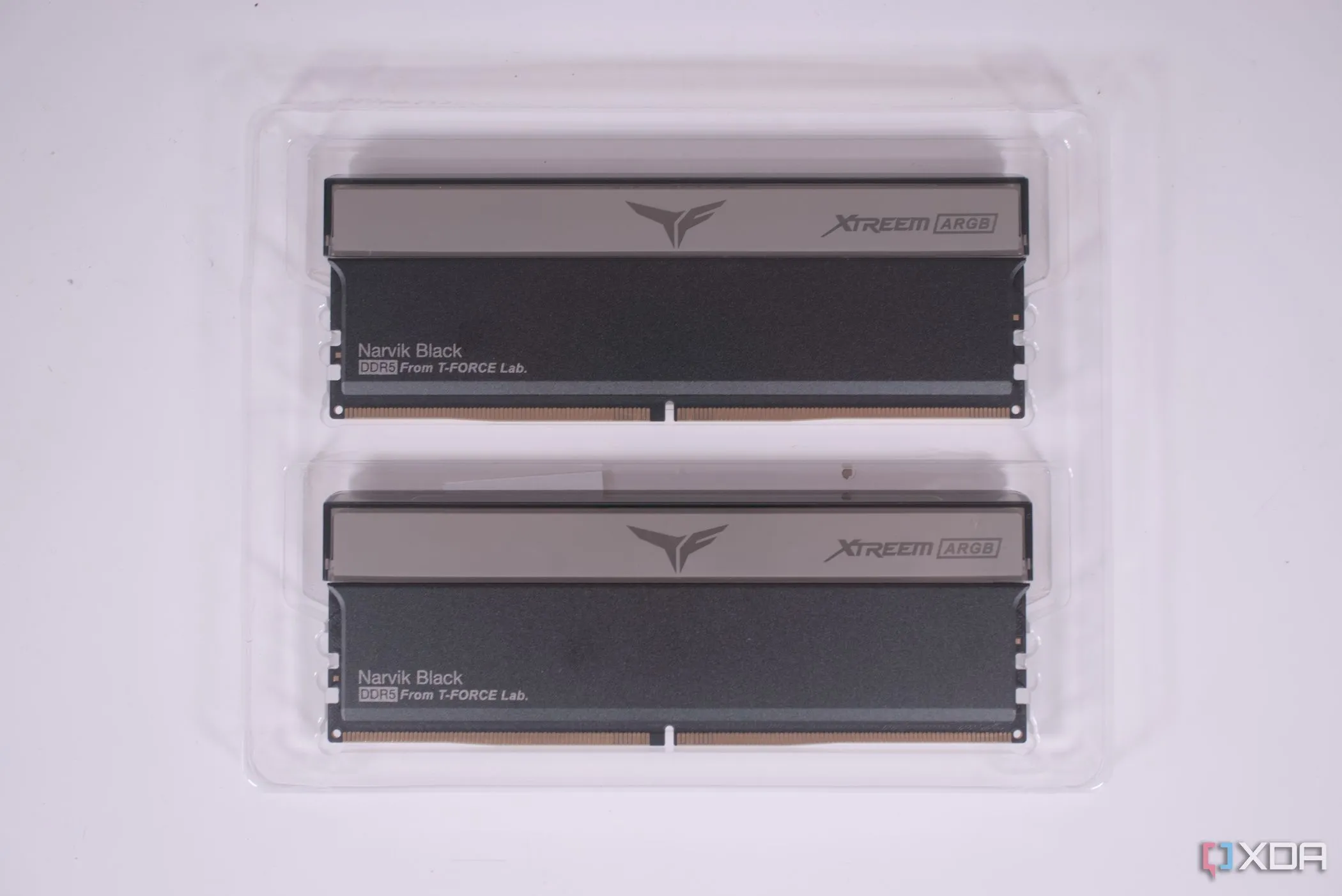Mở hộp bộ nhớ RAM TeamGroup T-FORCE XTREE ARGB DDR5