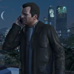 Người đàn ông nói chuyện điện thoại trong khung cảnh thành phố đêm trong Grand Theft Auto V, minh họa chi phí phát triển game AAA hiện đại.