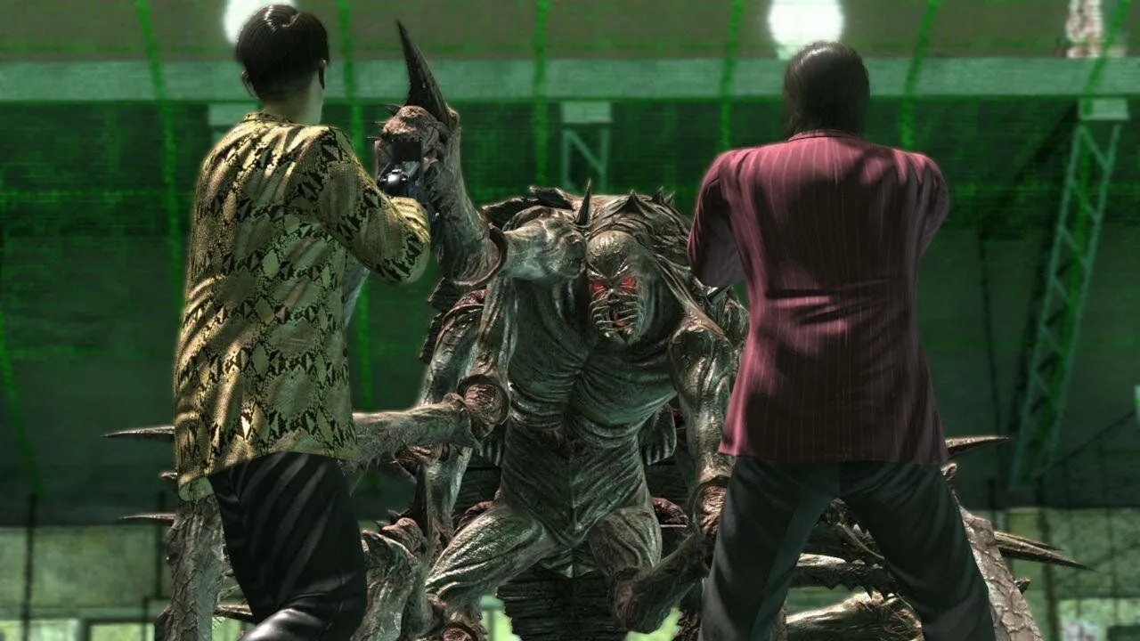 Nhân vật Goro Majima trong Yakuza: Dead Souls đang chiến đấu với zombie bằng súng trong bối cảnh Kamurocho bị dịch bệnh, thể hiện sự kết hợp độc đáo giữa hành động và kinh dị.