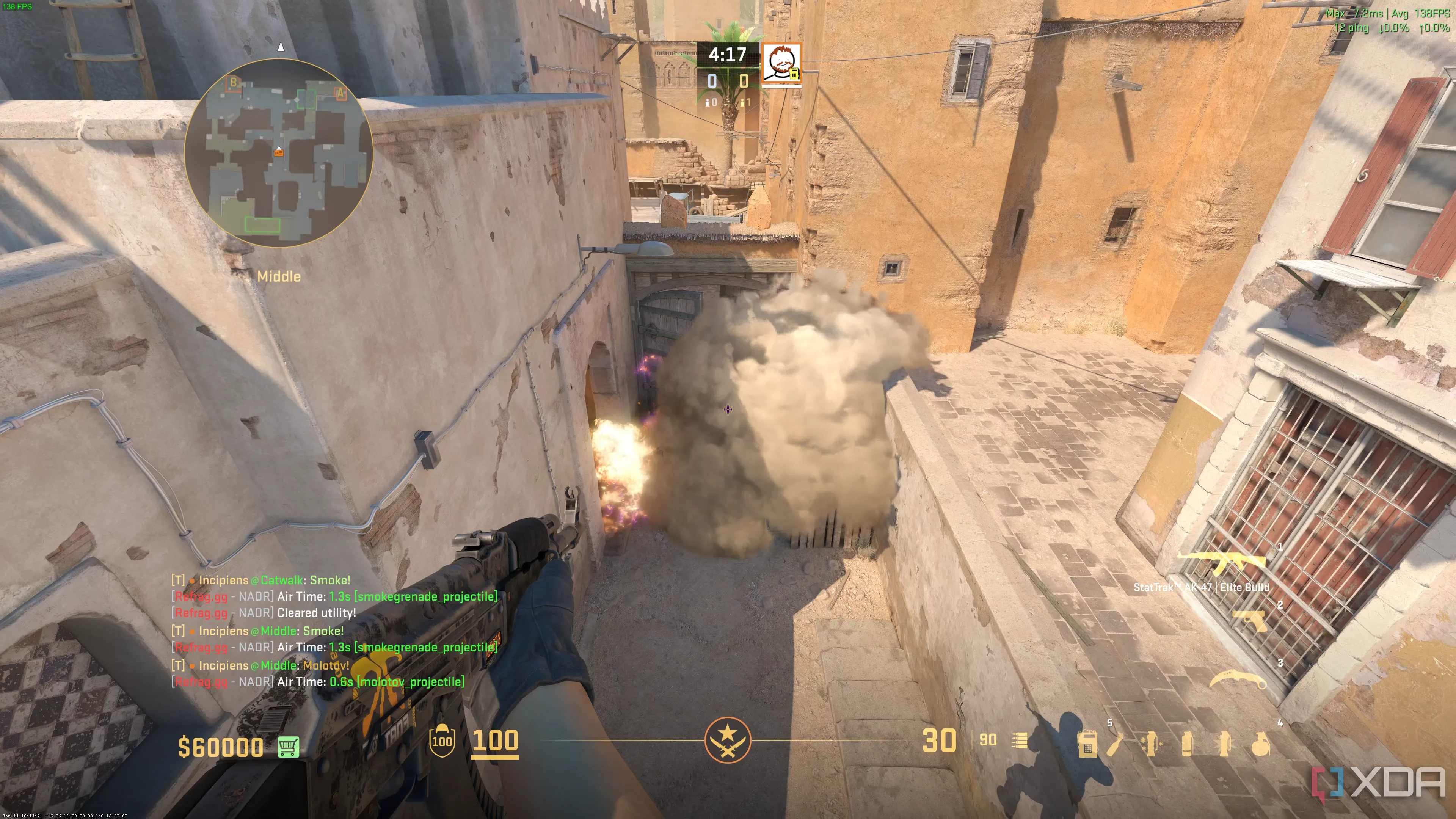 Nhân vật trong Counter-Strike 2 ném lựu đạn khói (smoke grenade) đang phát nổ, thể hiện vai trò của utility