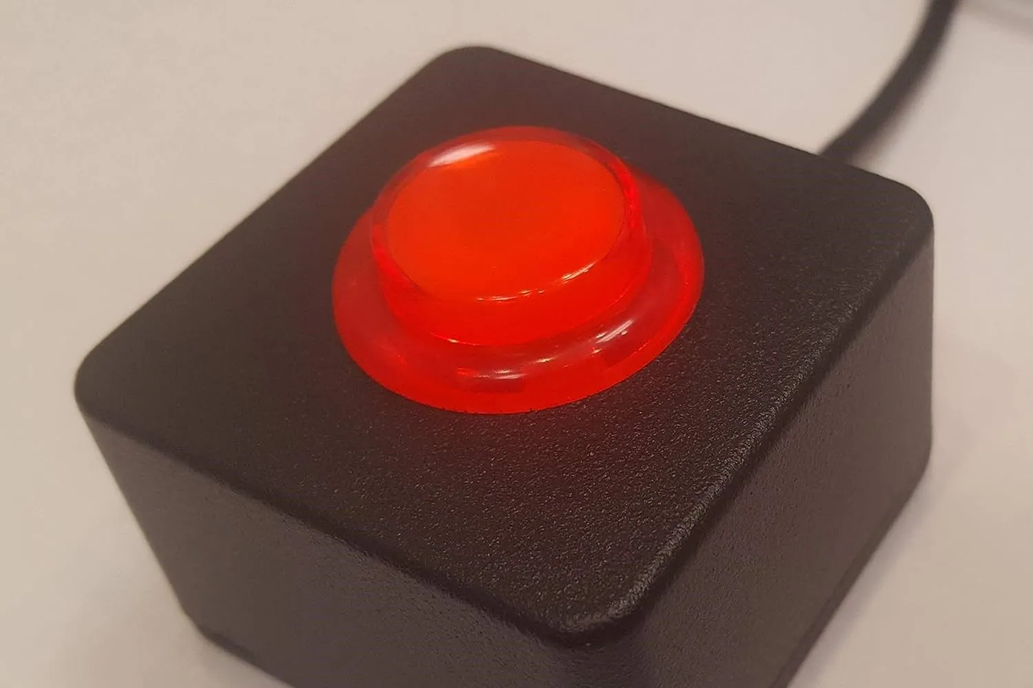 Nút bấm arcade màu đỏ có thể lập trình chức năng qua cổng USB