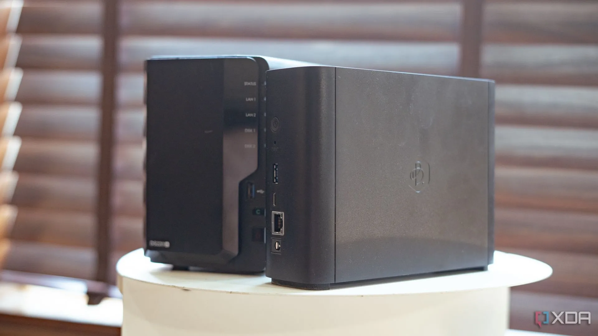 So sánh NAS Synology Beestation và ổ đĩa NAS trên bàn làm việc