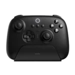 Tay cầm chơi game không dây 8BitDo Ultimate Wireless với dock sạc tiện lợi.