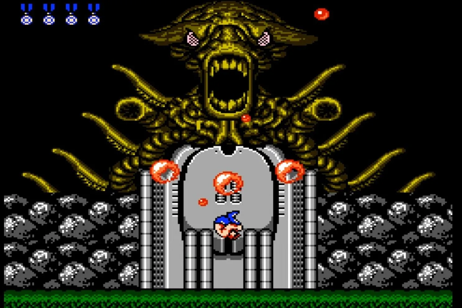 Trận chiến với boss ngoài hành tinh trong game Contra trên NES